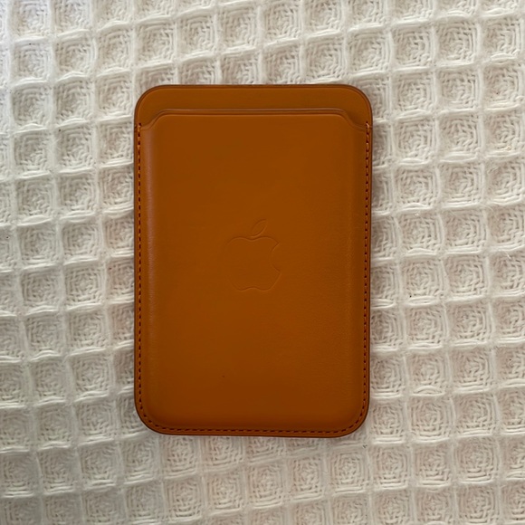Apple Accessories - Apple MagSafe wallet